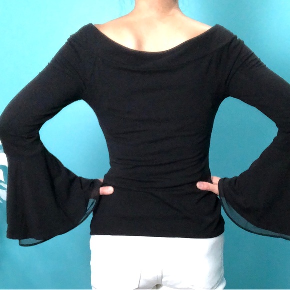 ⭐️NEW⭐️White House Black Market Black Boat Neck Bell Sleeves Top with buttons - Picture 3 of 9